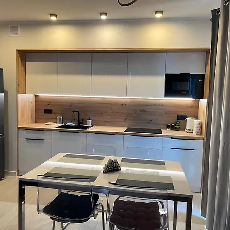 Esensja Iii Apartment *